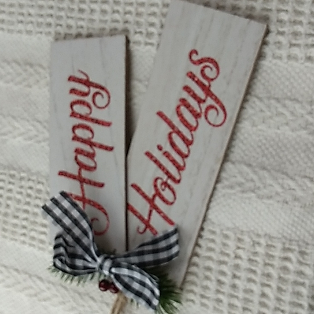 Wooden Christmas Ornament Handpainted Very Cute 7 1/4 x 5.5 inches White & Red